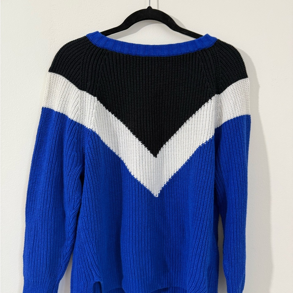 Express Blue and Black Crew Neck Sweater with Ribbed Texture